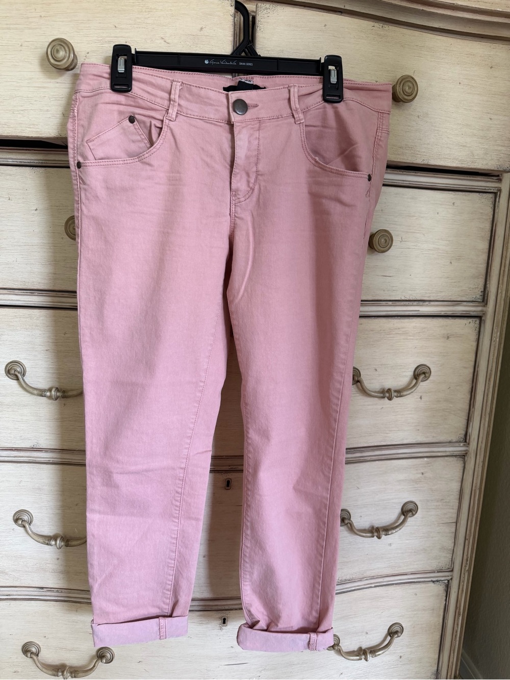 Forever 21 Light Pink Cropped Women's Jeans